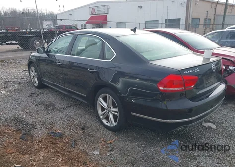 2013 Volkswagen Passat 2.0L Tdi Sel Premium z USA, uszkodzony, nr VIN 1VWCN7A36DC030525